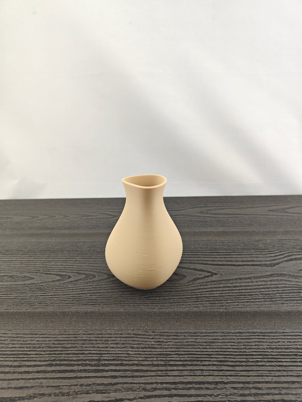 Trekant vase med 3 valgfri roser