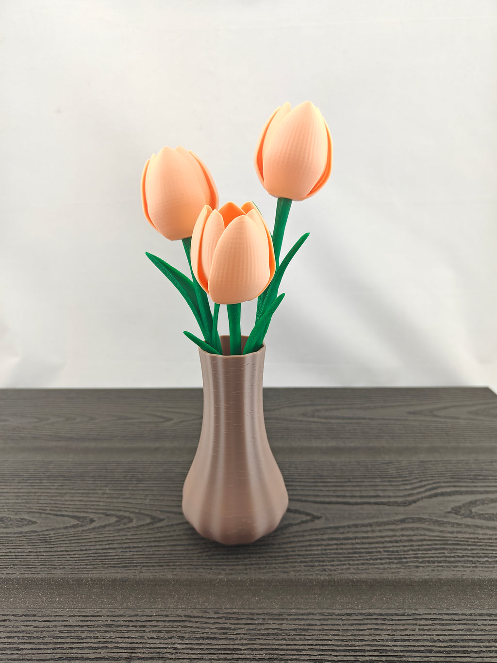 Lilt vase med 3 valgfri tulipaner