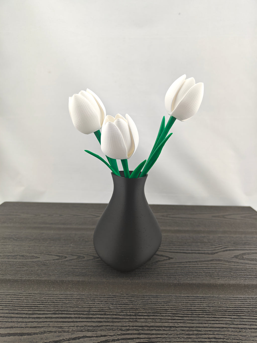 Trekant vase med 3 valgfri tulipaner