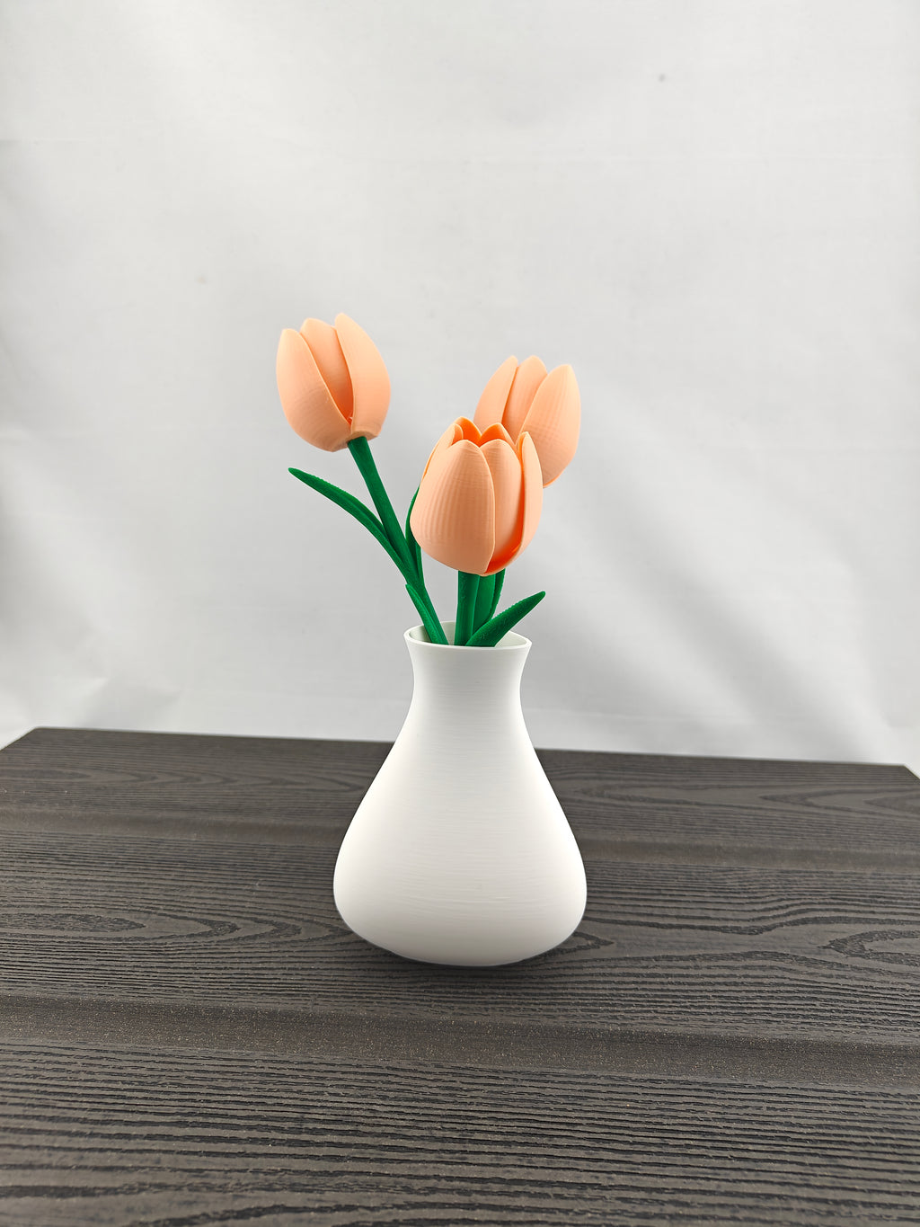 Trekant vase med 3 valgfri tulipaner