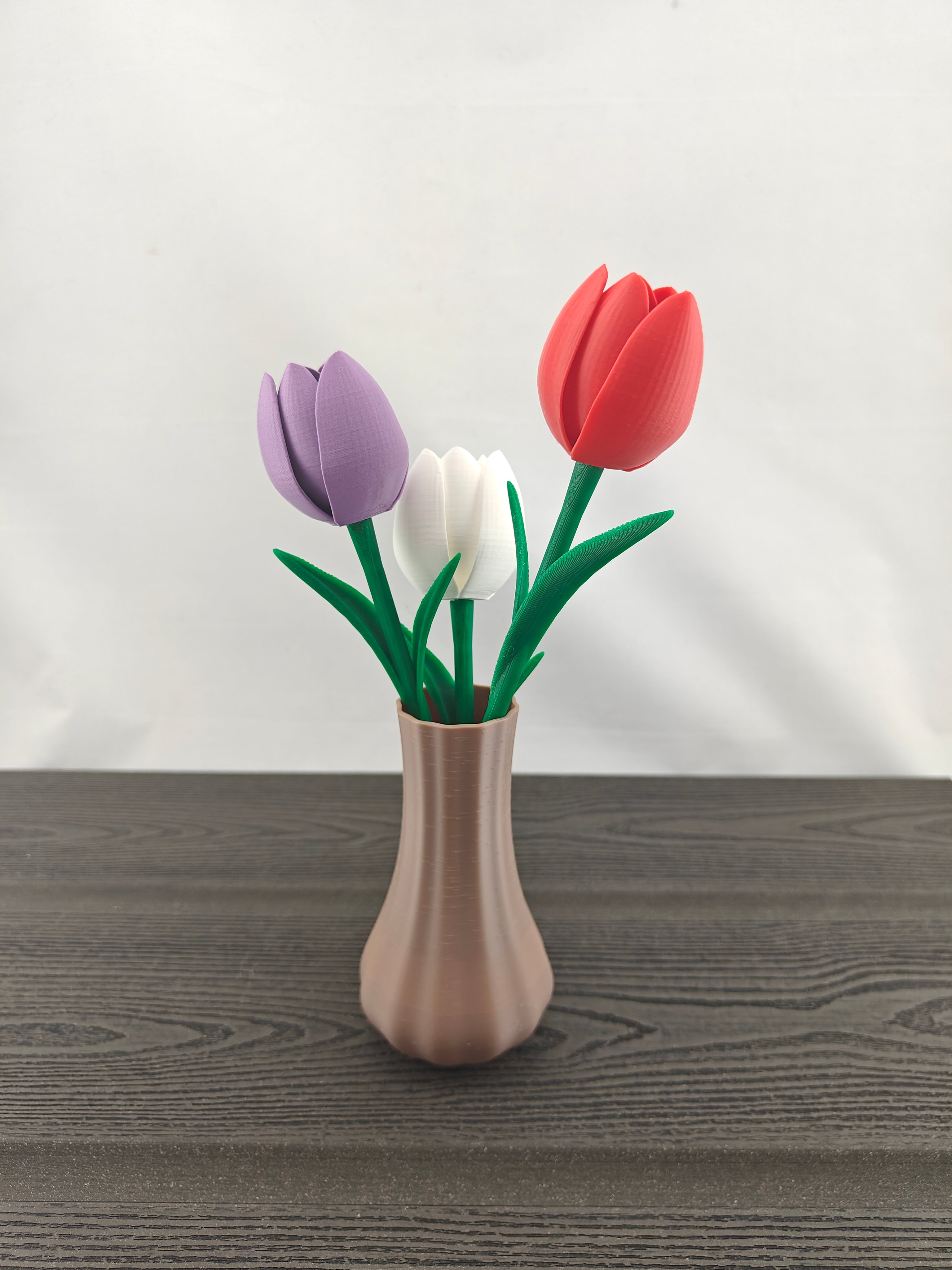 Lilt vase med 3 valgfri tulipaner