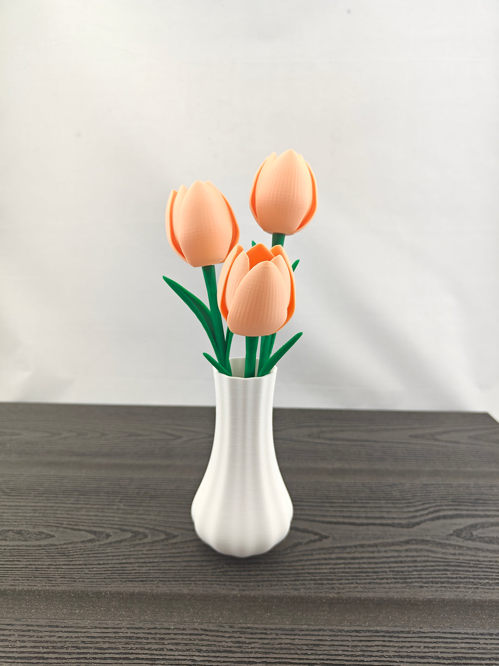 Lilt vase med 3 valgfri tulipaner