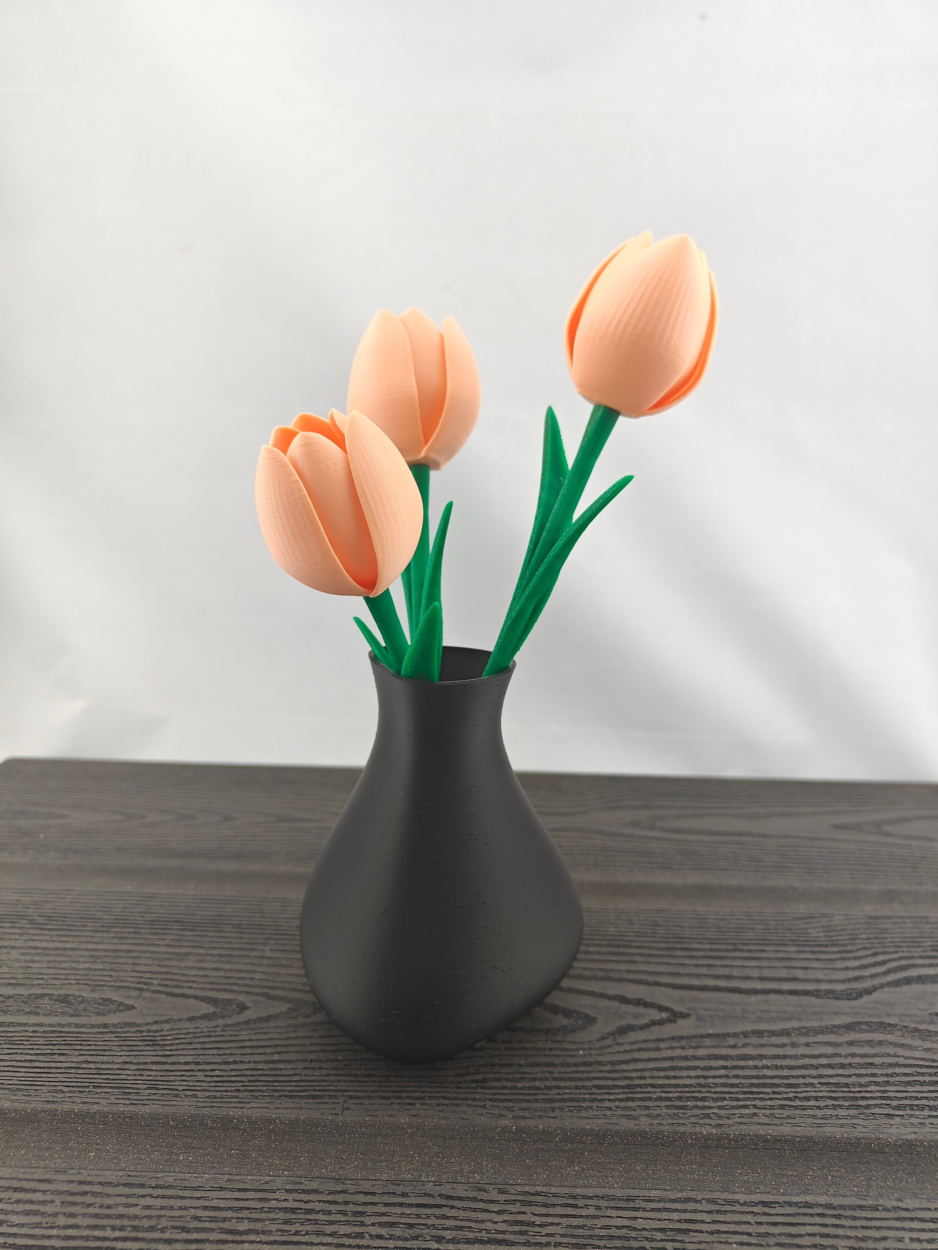 Trekant vase med 3 valgfri tulipaner