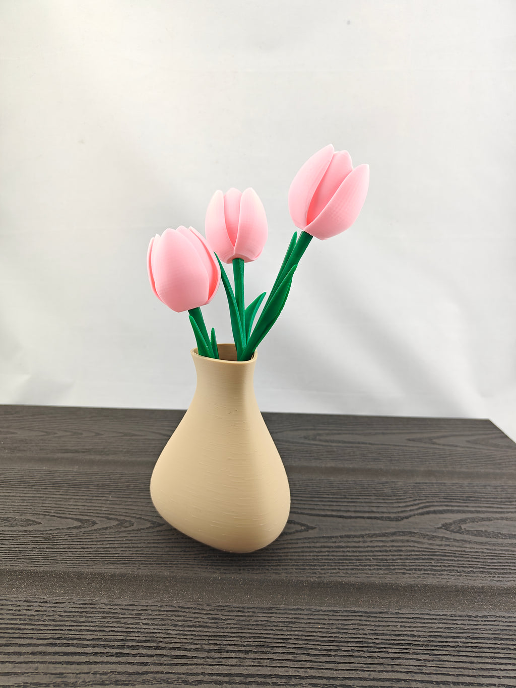 Trekant vase med 3 valgfri tulipaner