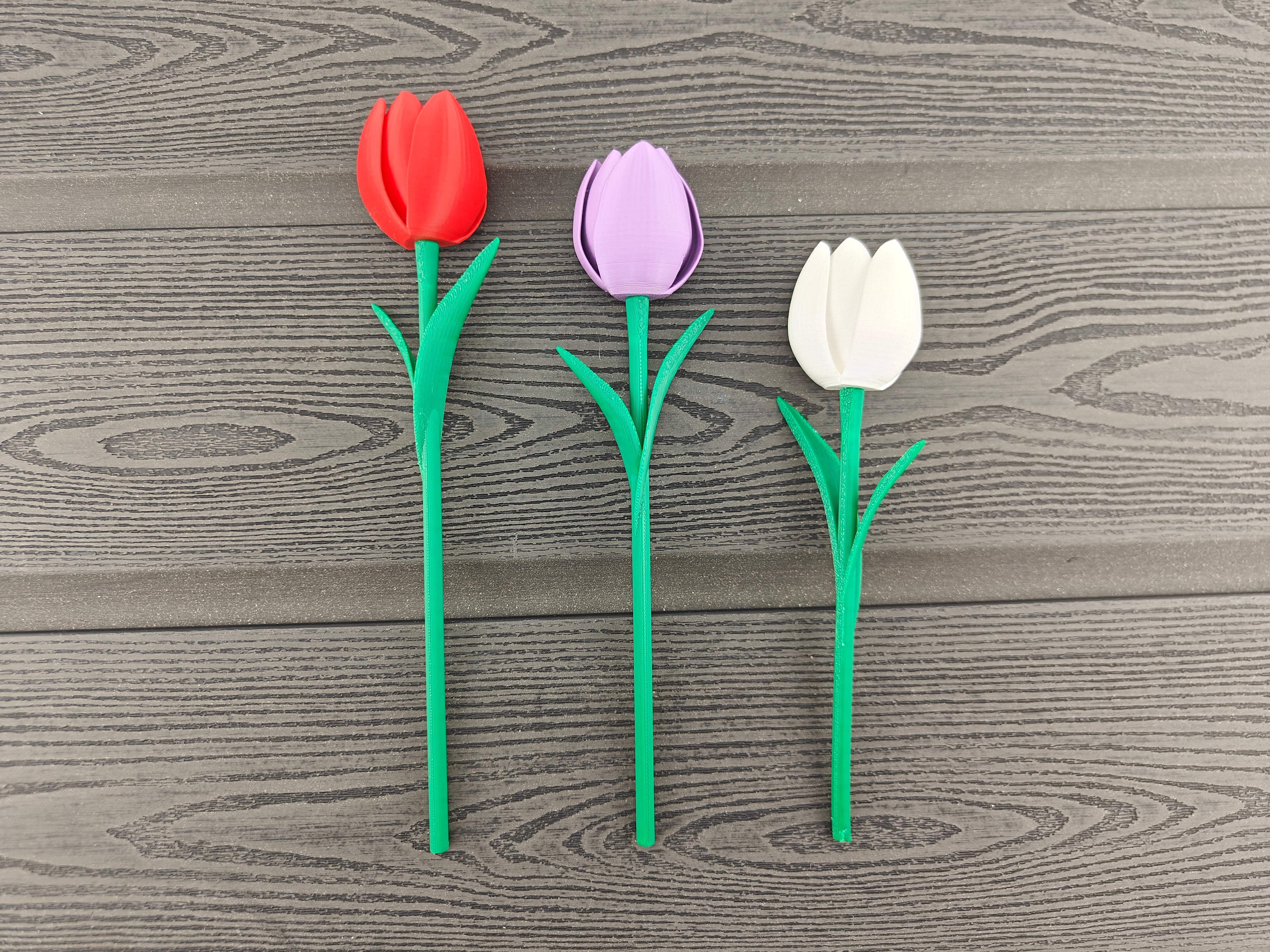 Trekant vase med 3 valgfri tulipaner