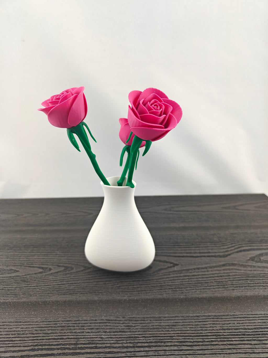 Trekant vase med 3 valgfri roser