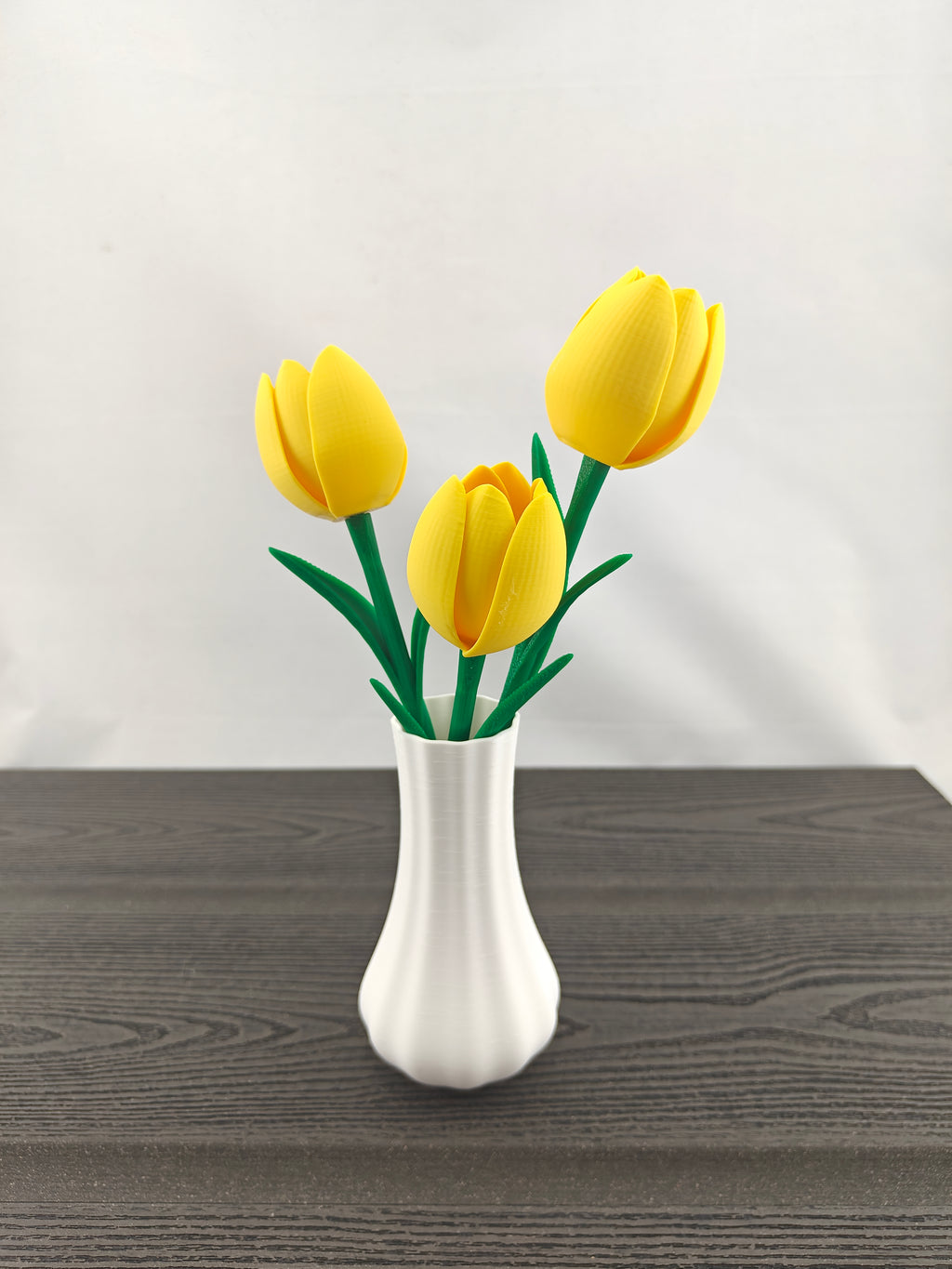 Lilt vase med 3 valgfri tulipaner