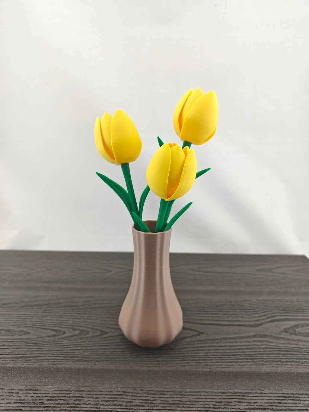 Lilt vase med 3 valgfri tulipaner