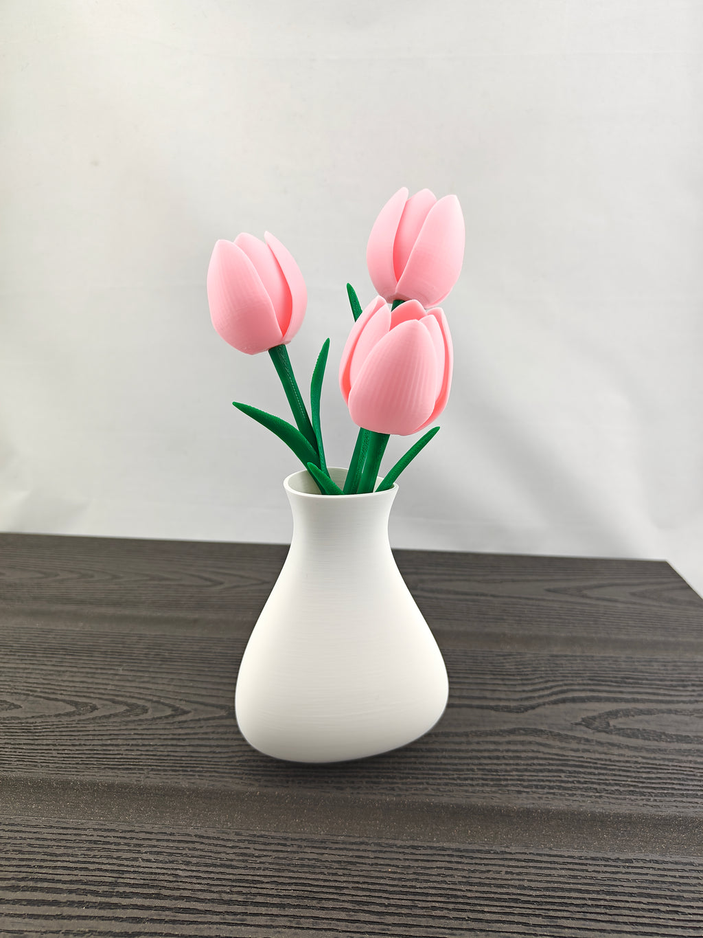 Trekant vase med 3 valgfri tulipaner