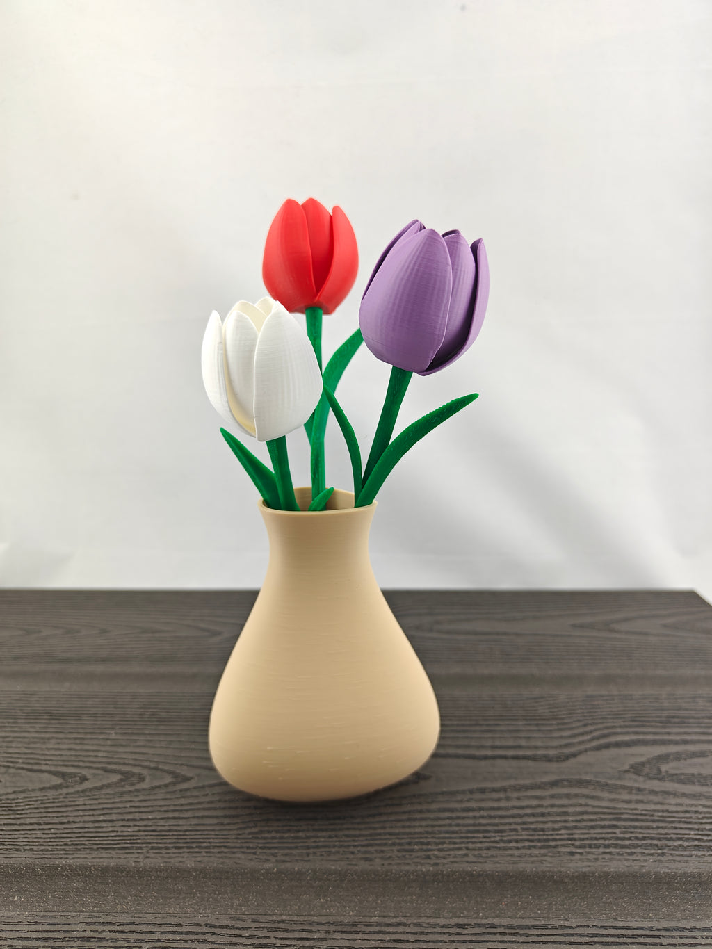 Trekant vase med 3 valgfri tulipaner