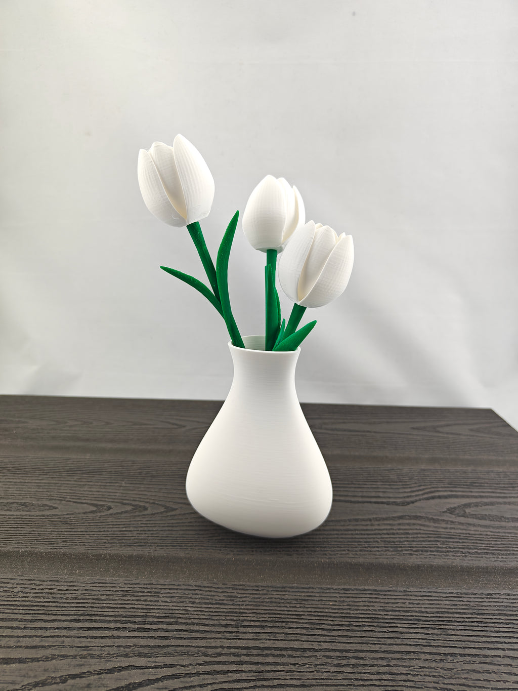 Trekant vase med 3 valgfri tulipaner