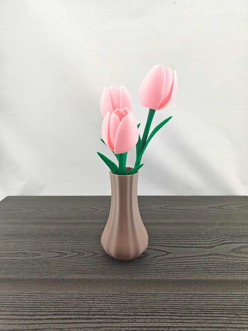 Lilt vase med 3 valgfri tulipaner