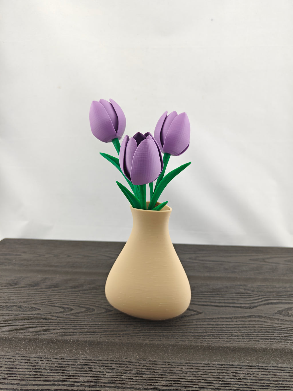 Trekant vase med 3 valgfri tulipaner