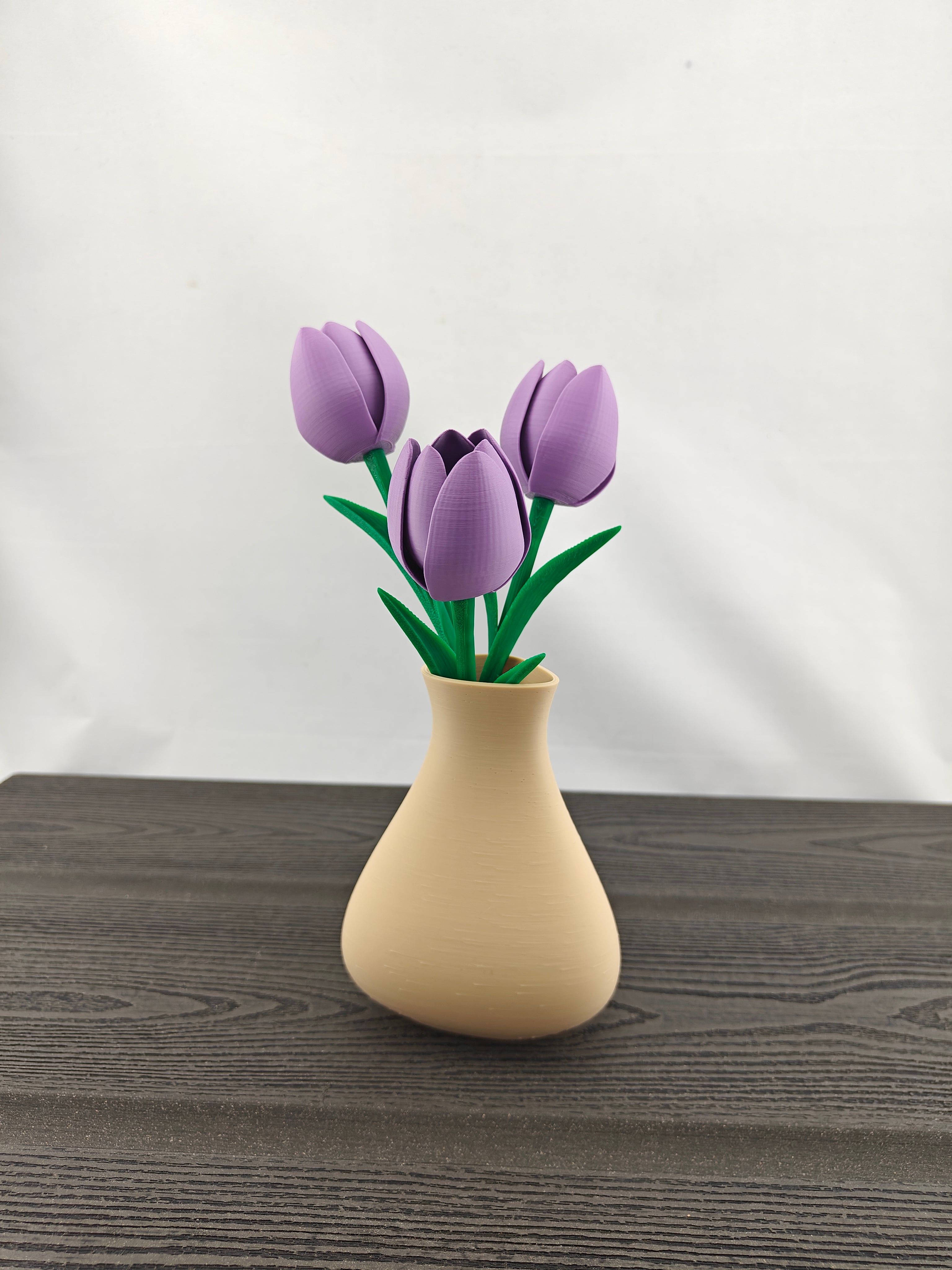 Trekant vase med 3 valgfri tulipaner